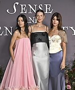 Filename=081.jpg
Filesize=1081KiB
Dimensions=3000x1995
Date added=10.10.26 081.jpg